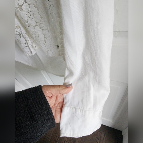 Hollister Floral lace button up shirt. Size Xs Y2K - Picture 5 of 9